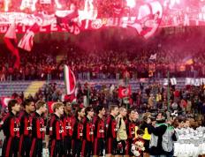 欧洲冠军联赛联赛前瞻：AC米兰对阵巴黎圣日耳曼，再战大巴黎米兰能否绝地求生？