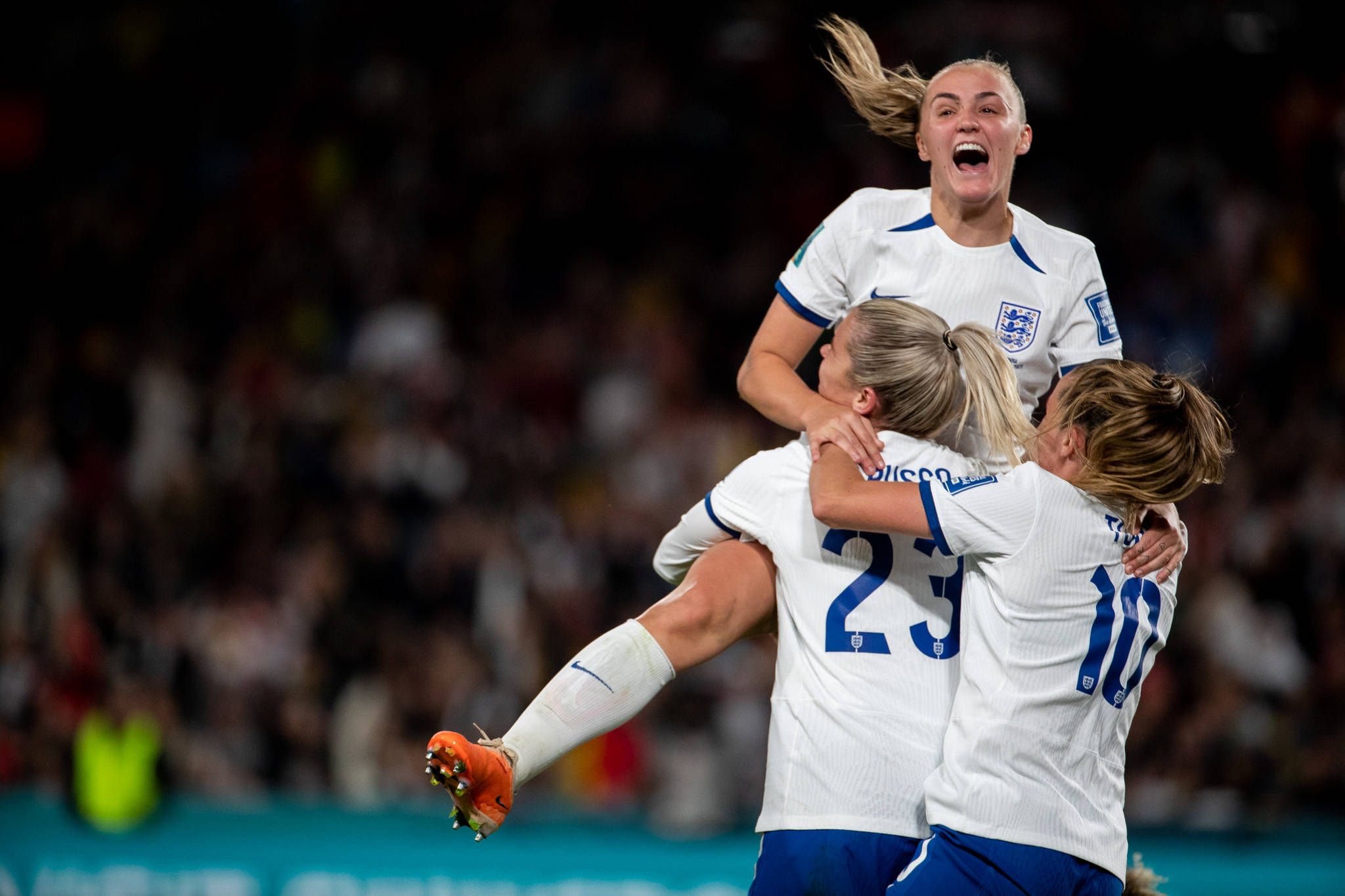女足世界杯丨英格兰逆转哥伦比亚 连续三届女足世界杯进四强