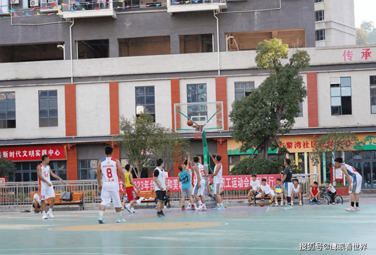 甘肃临夏吹麻滩镇篮球队成功抵达贵州开始备战
