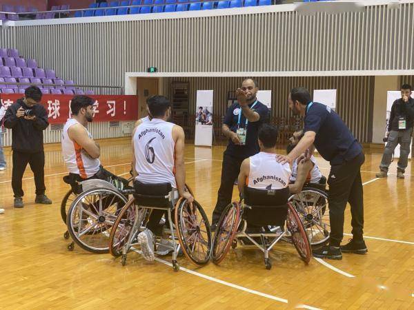 杭州亚残运会|运动打破界限 阿富汗男子轮椅篮球队走进浙江理工大学