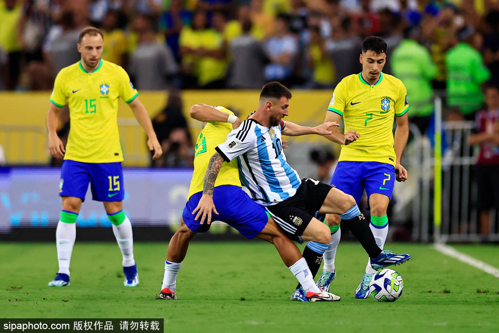 世界杯足球预选赛-球迷互殴奥塔门迪制胜 十人巴西0-1阿根廷遭三连败