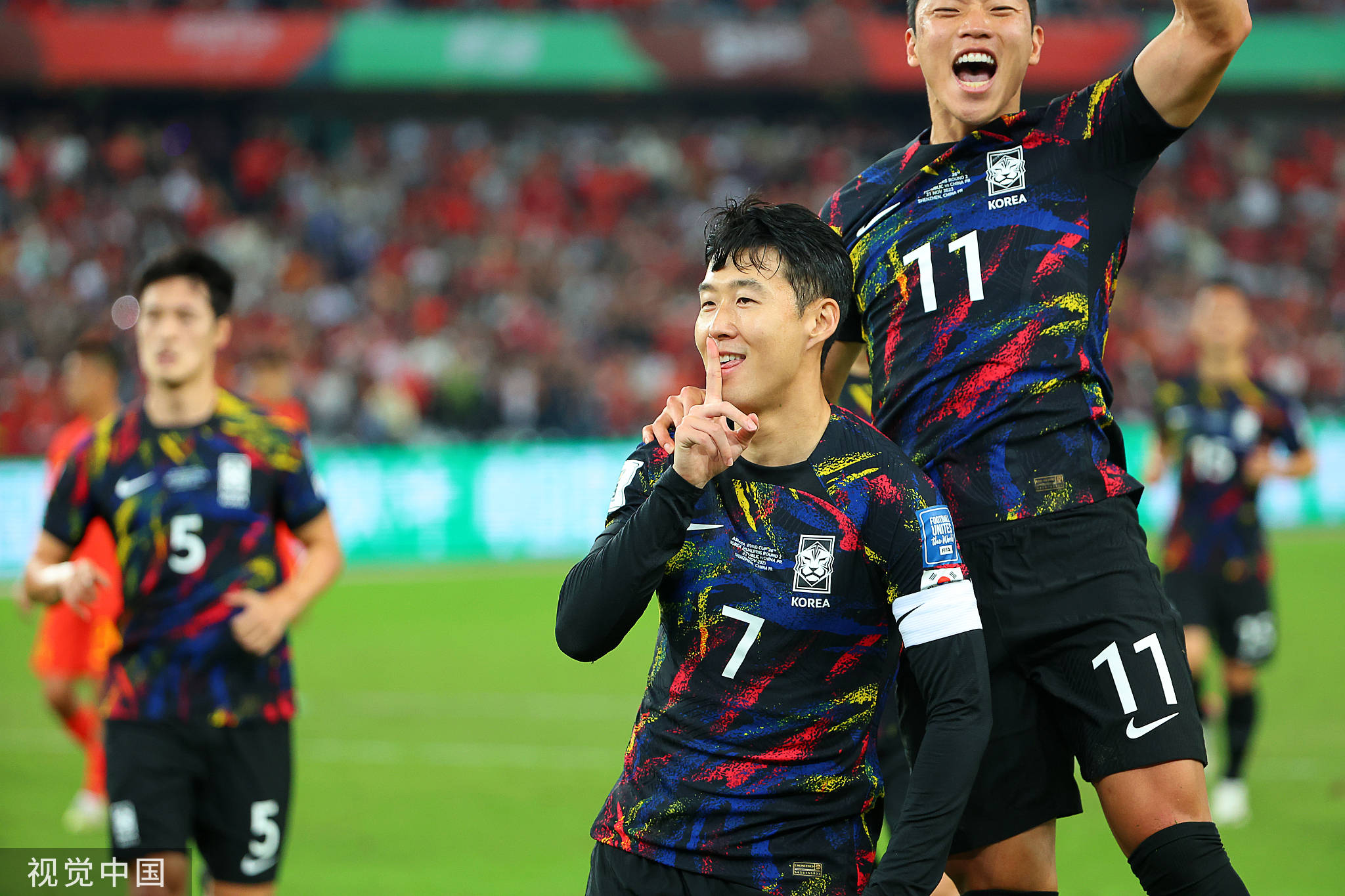 世界杯足球预选赛-孙兴慜两射一传 国足主场0-3完败韩国队