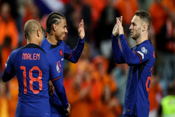 荷兰豪取6球胜利，斯滕斯帽子戏法闪耀欧预赛