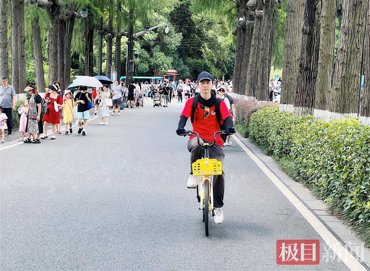 从重庆骑自行车去上海，18岁小伙想见九球体育-NBA篮球偶像：趁年轻，多追梦